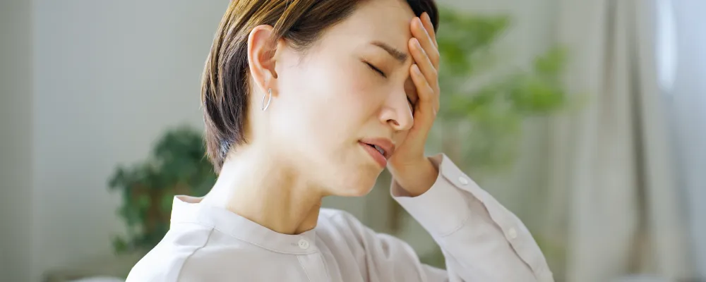 検査を考える女性のイメージ